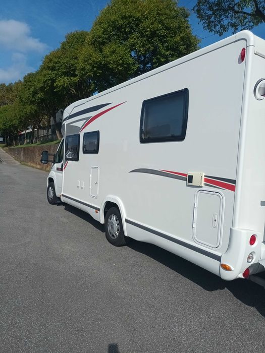 Autocaravana challenger cama central
