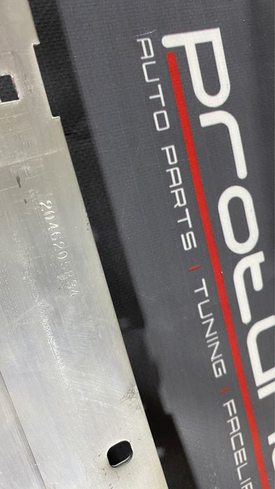 Усилитель бампера передний Mercedes Benz W212 W204 E class C class