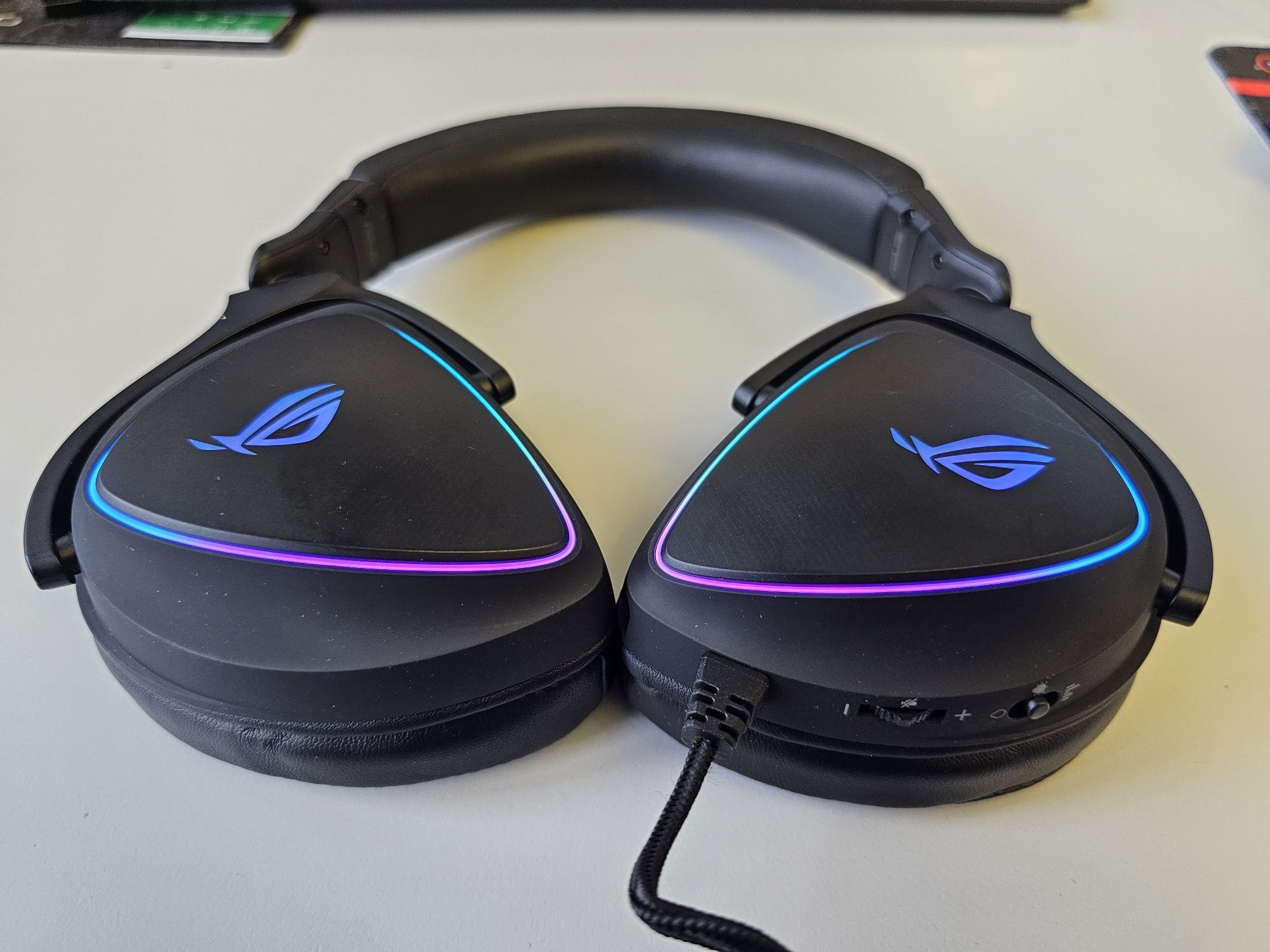 Навушники з мікрофоном ASUS ROG Delta S Quad-DAC ESS 9218 Hi-Res Audio