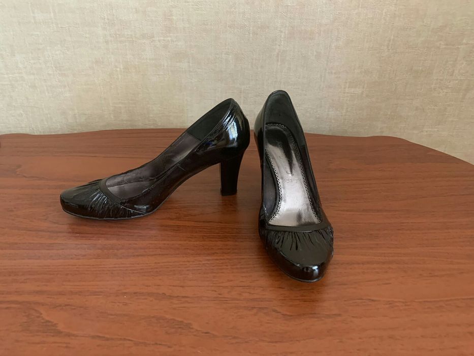 Женские кожаные туфли