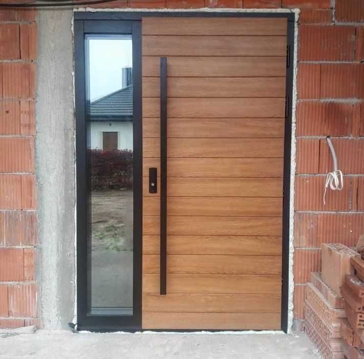 Drewniane drzwi zewnętrzne wejściowe od producenta "Czyste powietrze"