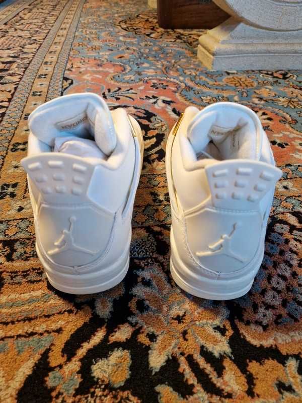 Buty JordanAirJordan4Retro Metallic Gold sportowe rozmiar.46