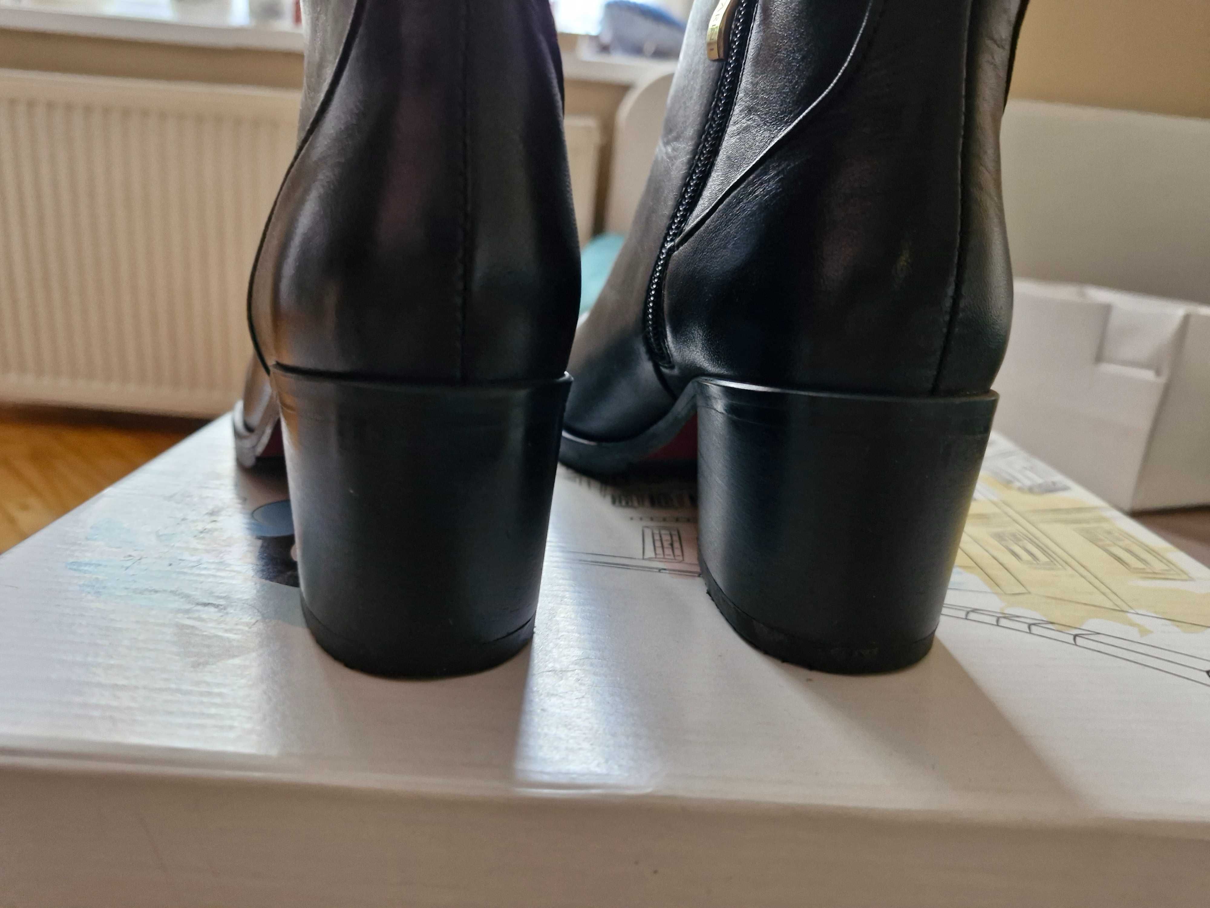 buty Carinii r. 38