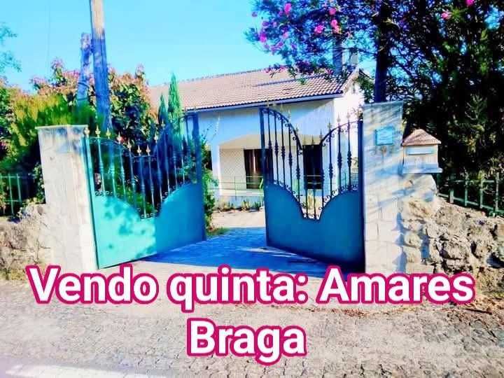 Moradia com terreno bem localizada