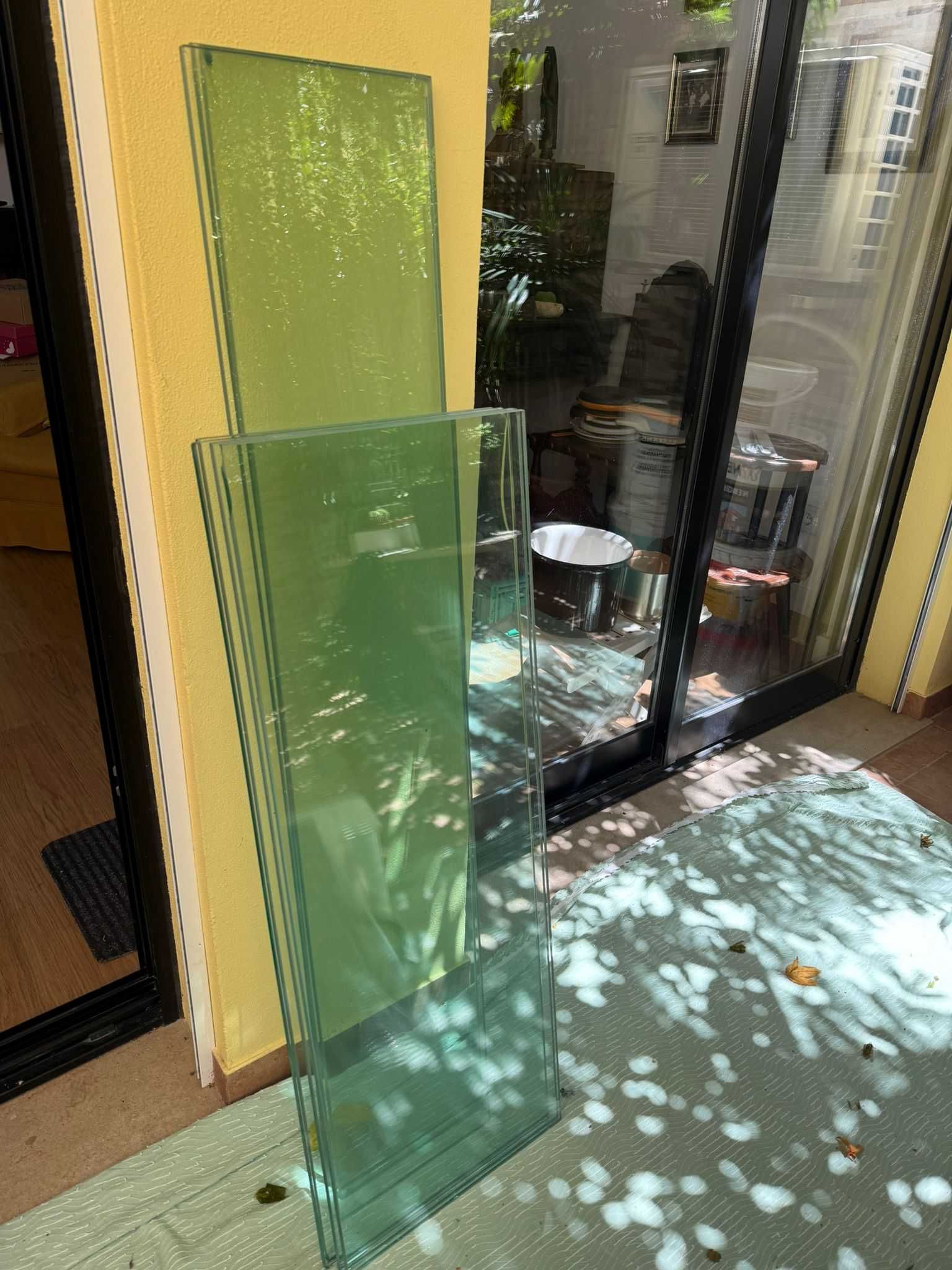 Estantes de Vidros + Espelho GRÁTIS / Glass Shelves + FREE Mirror