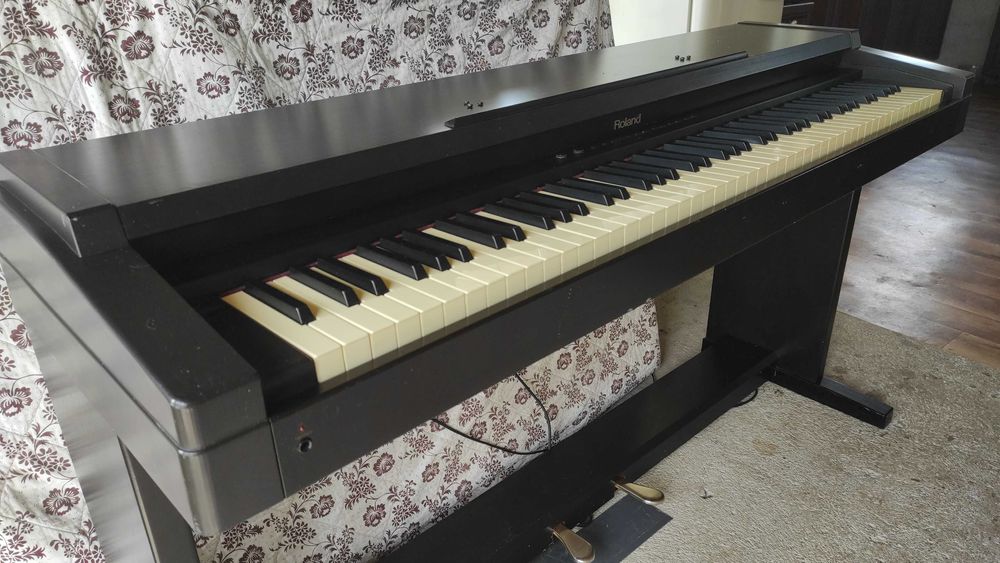 ROLAND Pianino Elektroniczne HP-135 Zapraszam