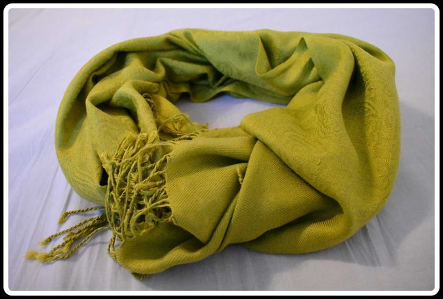 Limonkowy szal chusta duży 75 cm x 215 cm