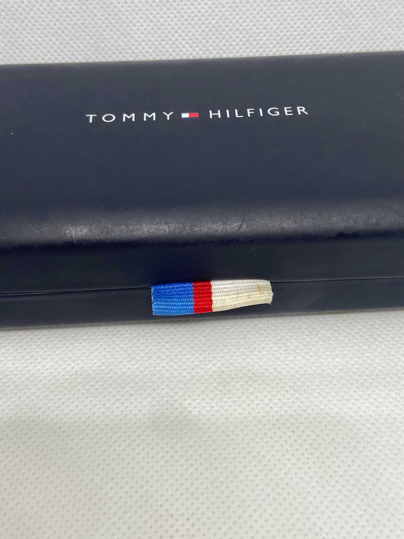 Caixa de Óculos Tommy Hilfiger Em Azul Escuro Dura