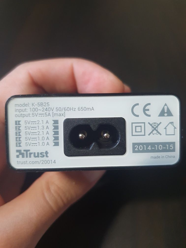 Зарядний пристрій 5 USB Trust K-5B25