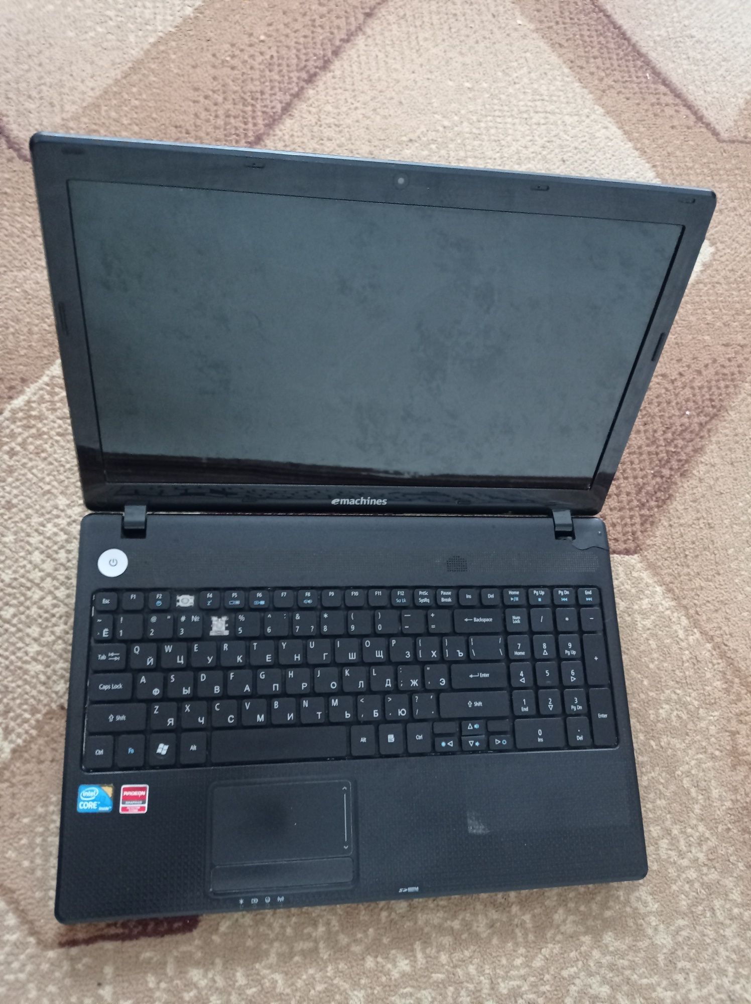 Ноутбук eMachines E732G.