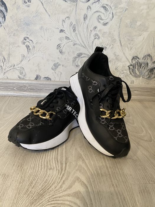 Продам кросівки )