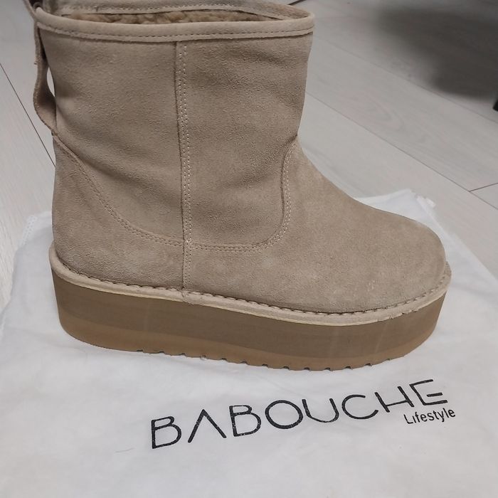 Продам Уггі натуральні нові!