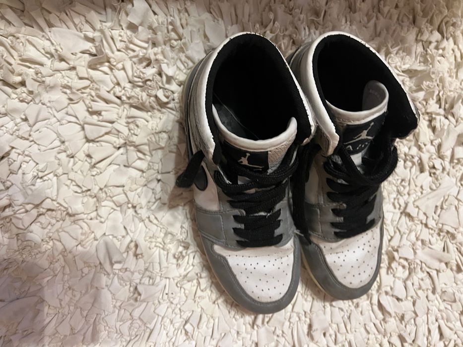 Jordan mid 1 cinza