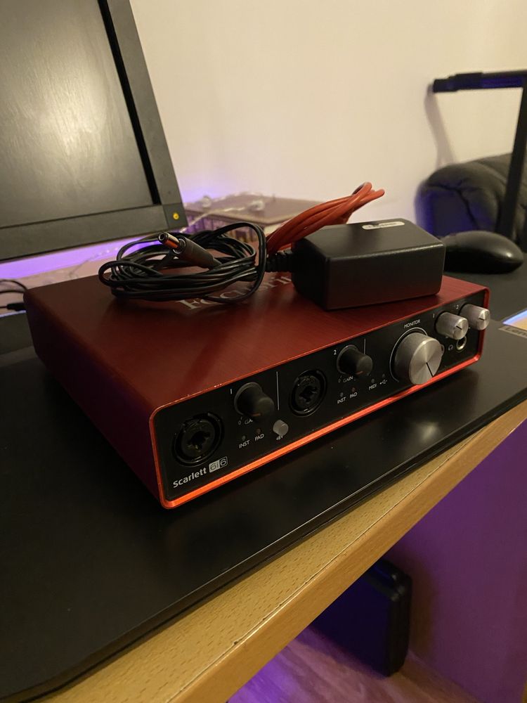 Звукова карта Focusrite 6i6 2gen