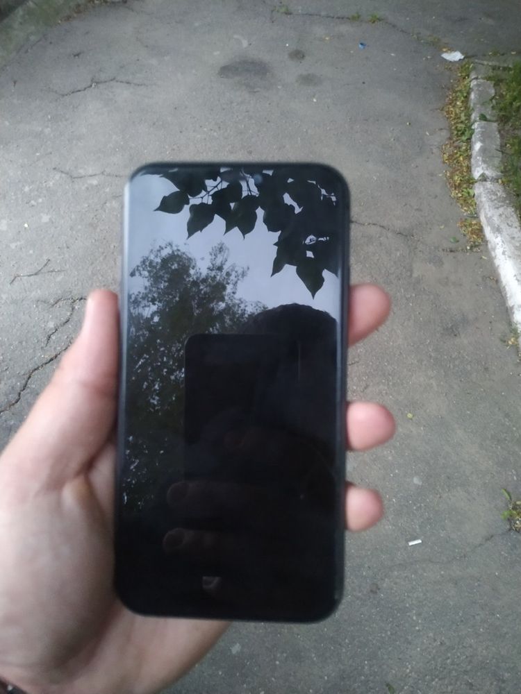 iPhone 11 64gb black newerlook
