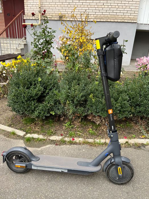 Електросамокат Xiaomi Mi Electric Scooter 3