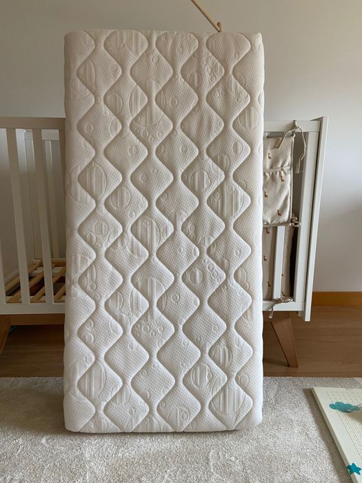Trama Nuova berço + colchão molaflex c/ resguardo impermeavel + cómoda