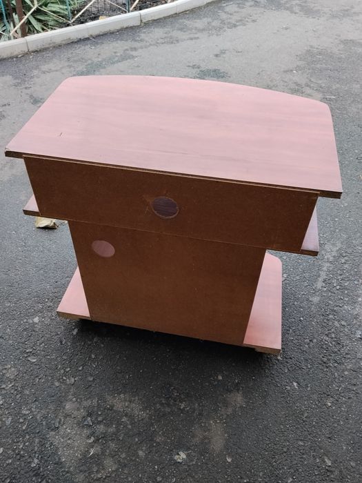 Продам мебель столы