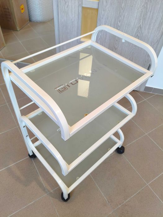 Stolik kosmetyczny Giovanni w bardzo dobrym stanie