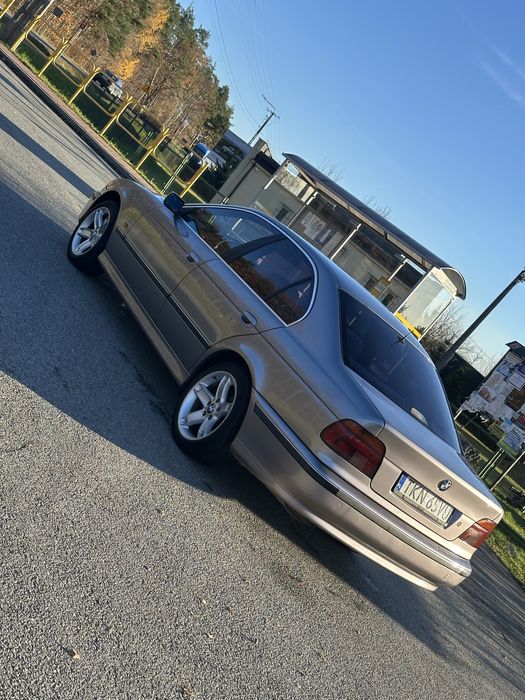 Bmw e39 523i R6 170koni 2.5b LPG gaz automat BEZ RDZY bardzo ładna