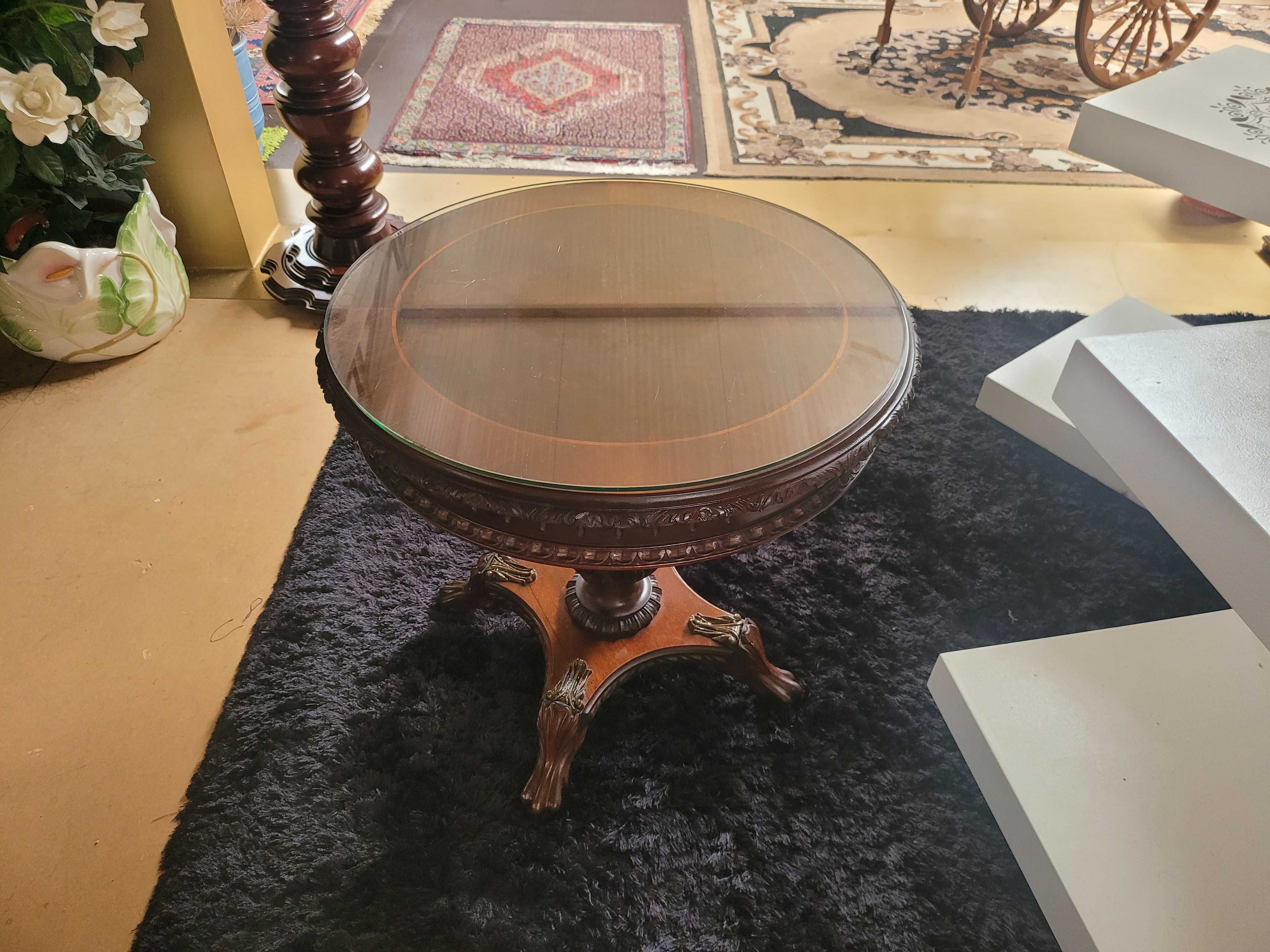 Linda mesa de centro em madeira com tampo em vidro - óptimo estado