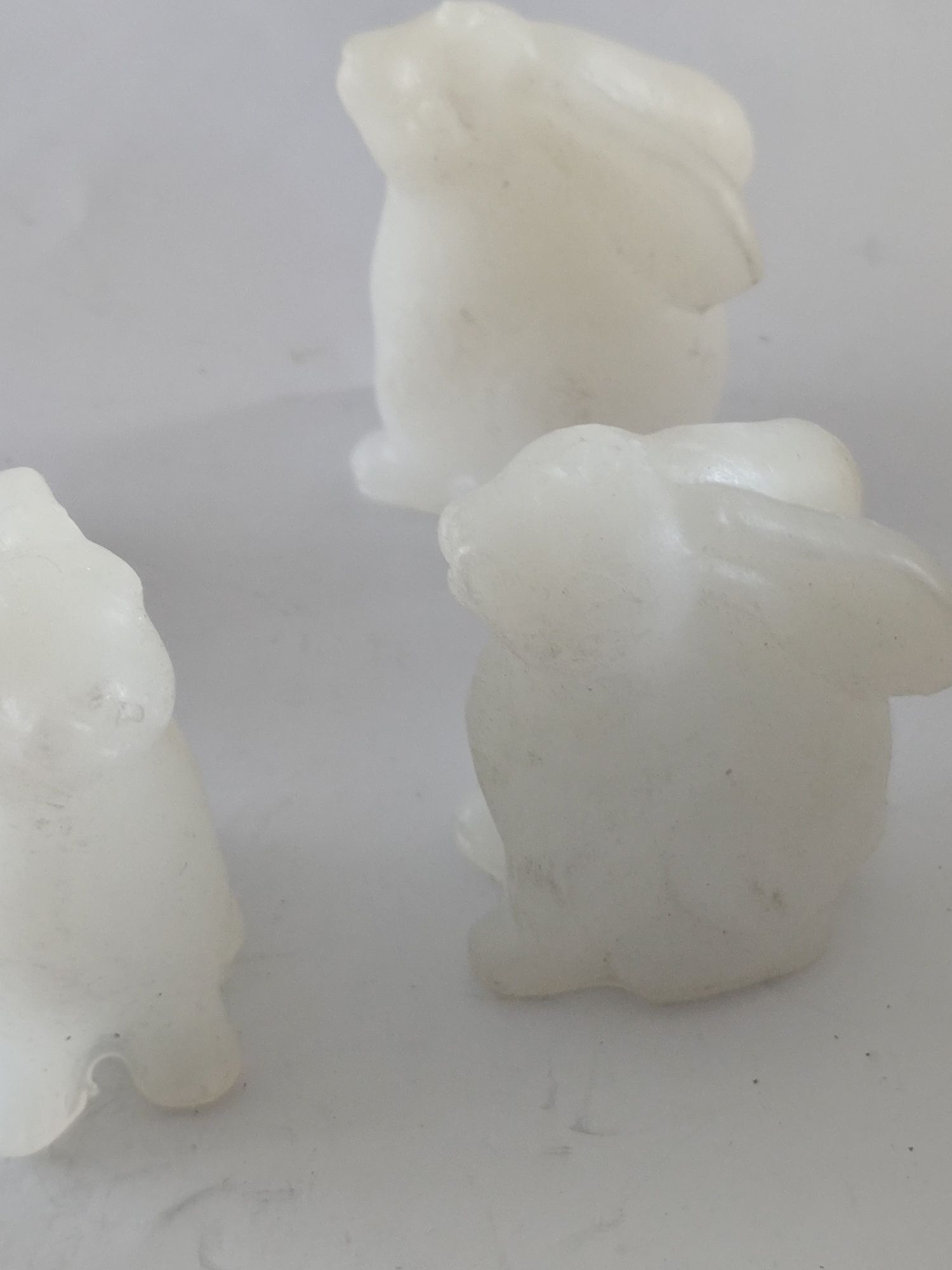 Figurka trwała materiał m.inn. kauczuk Zając wysokość 7 cm Wielkanoc