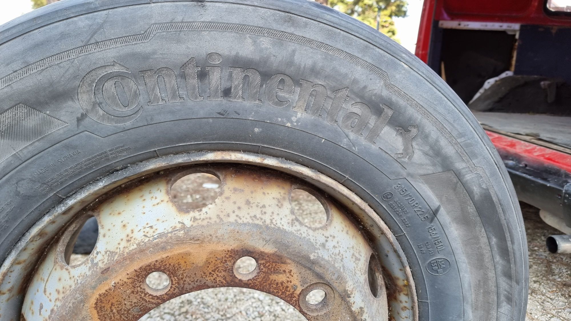 315/70R22.5 - Opona prowadząca * przód * Continental * Felga stalowa *