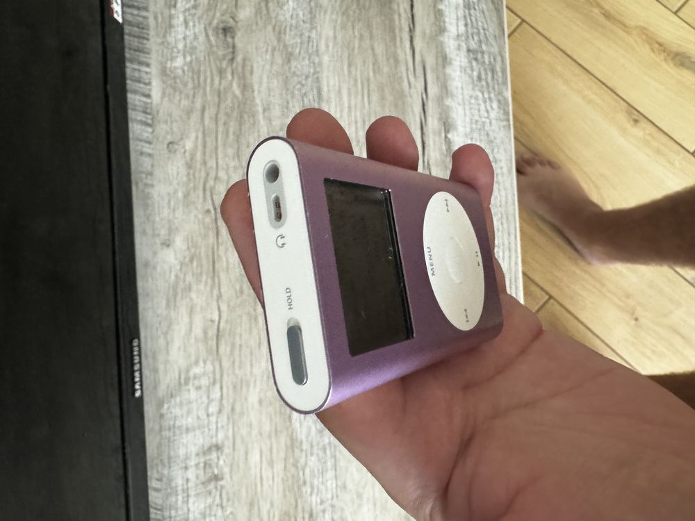 Apple apod mini 4 gb pink A1051