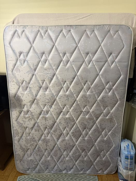 Colchao cama casal 183 x 133 cm