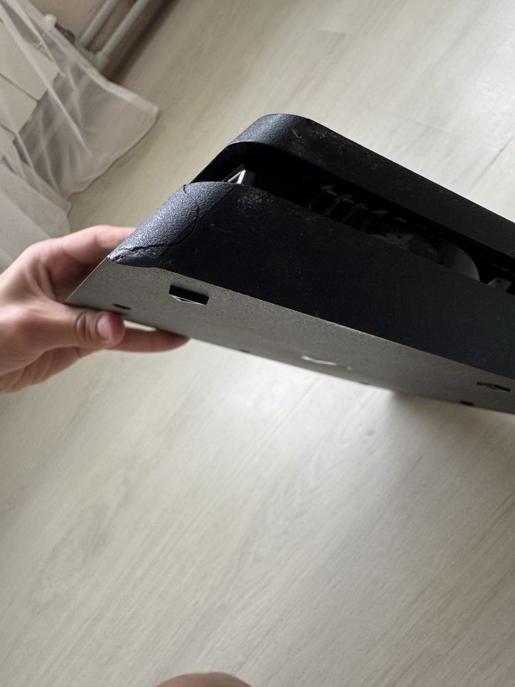 Playstation 4 slim 2шт під відновлення чи запчастини