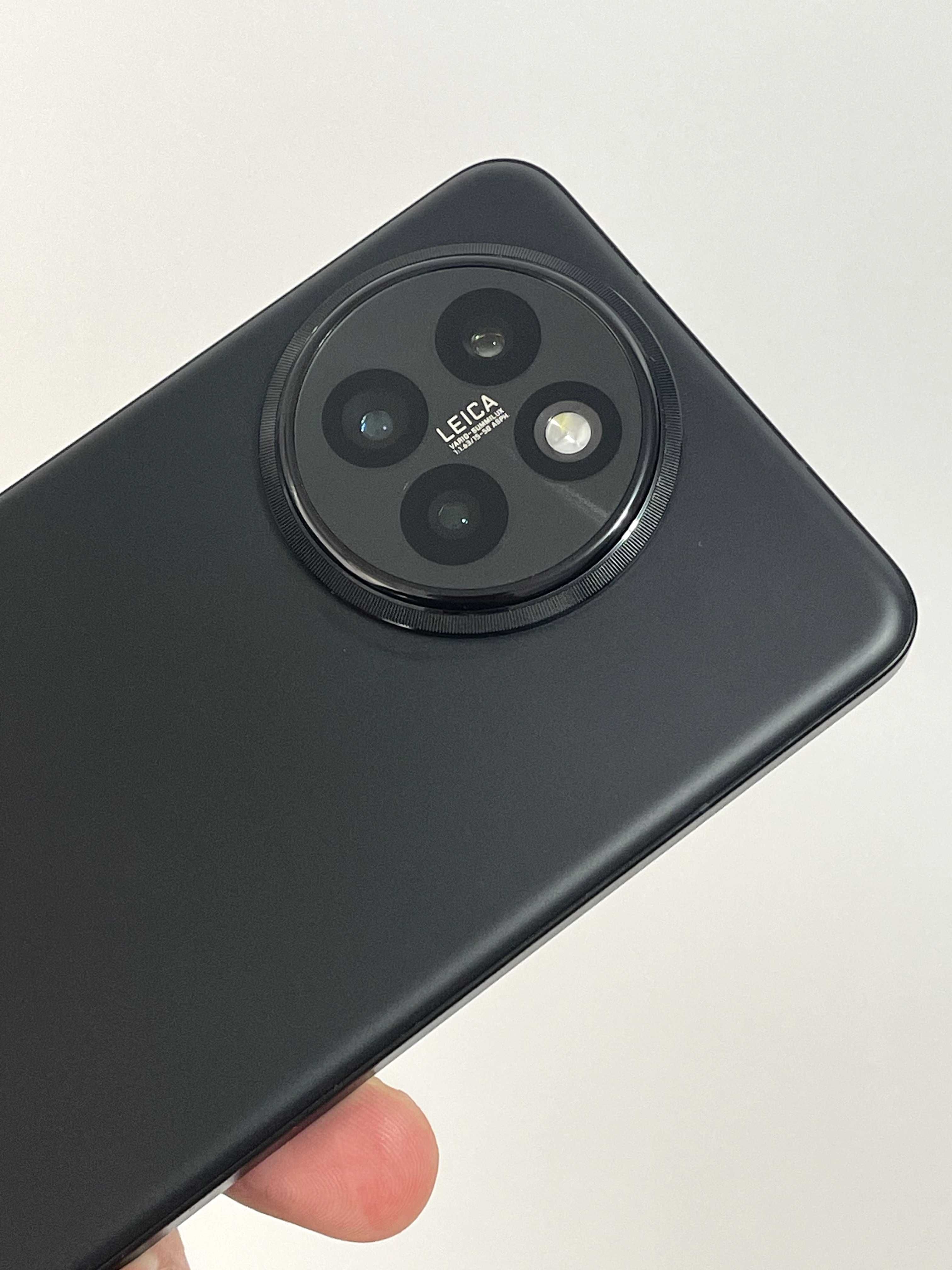 Xiaomi civi 4 pro 12+4/256 Qualcomm Snapdragon 8 gen3 мощный