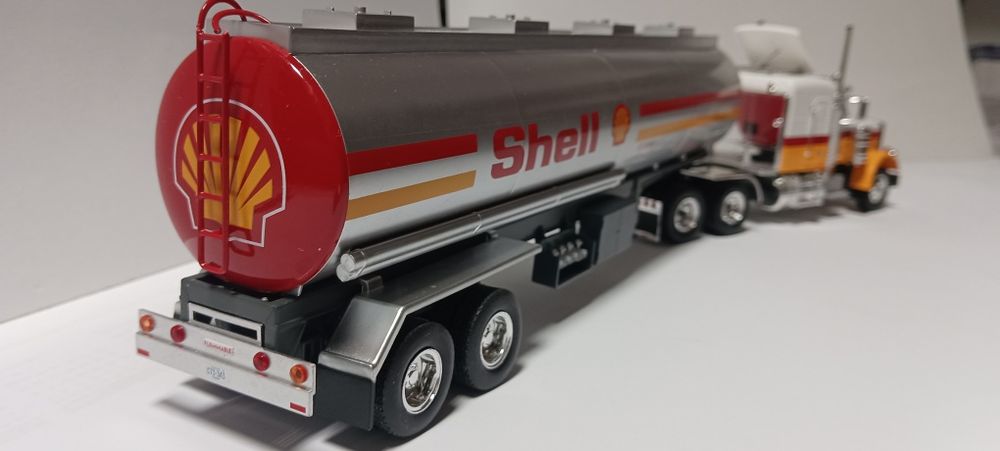 Camião Peterbilt escala 1/43