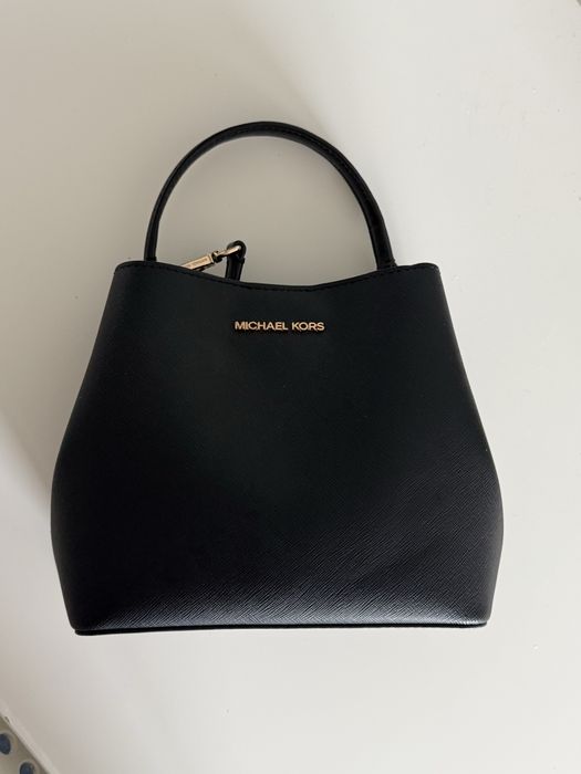 MICHAEL KORS – Mini Tote Preto em Pele Saffiano