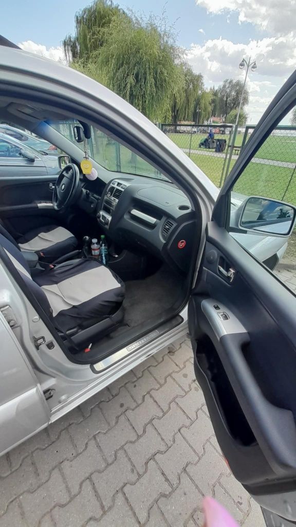 Kia Sportage rok 2005