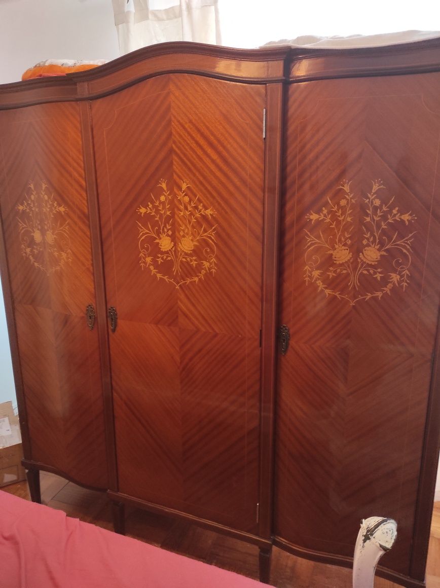 Guarda vestidos de 3 portas