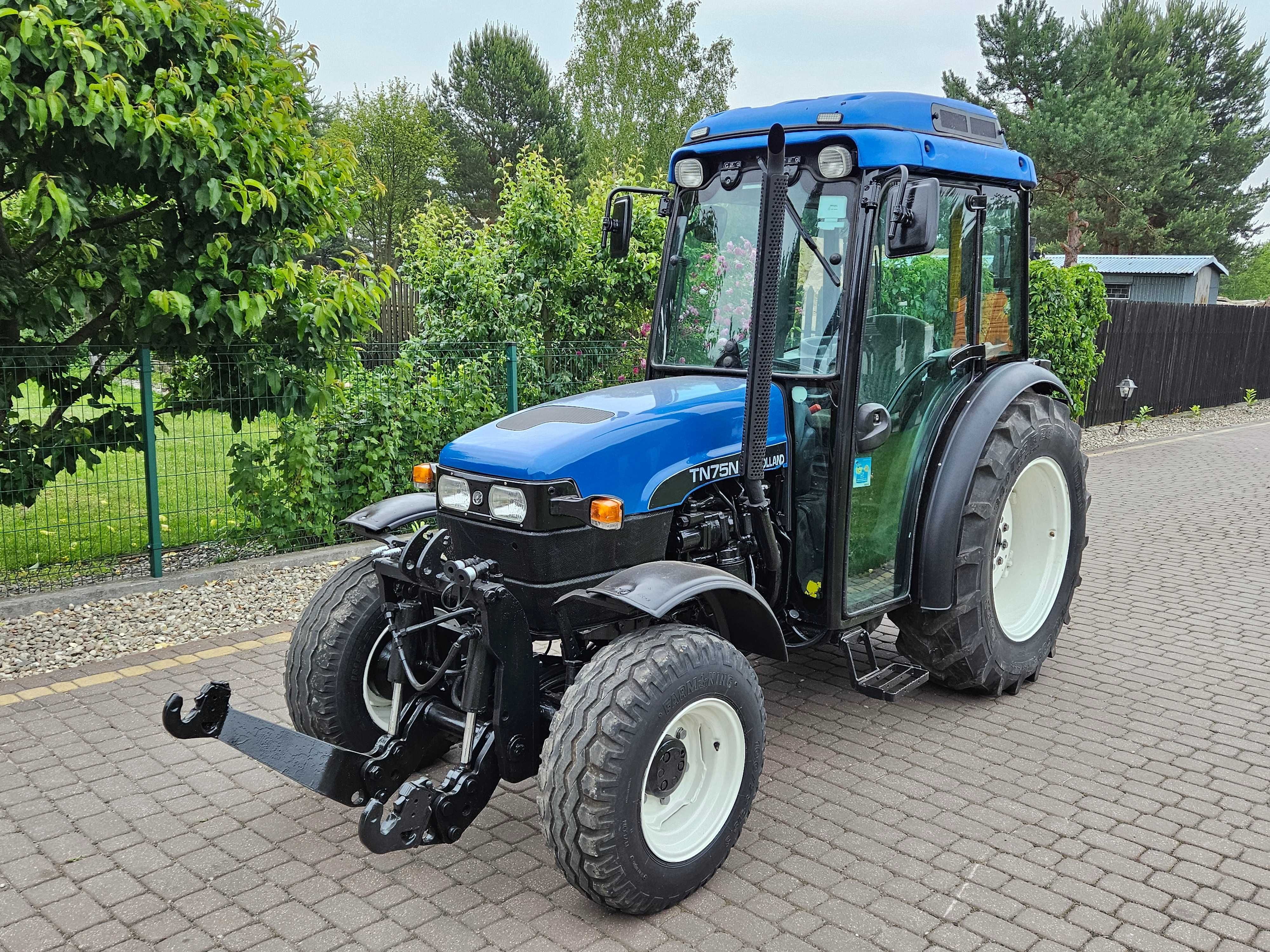 Sadowniczy New Holland TN75 N