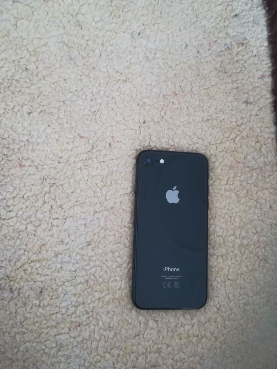 IPHONE 8 em ótimo estado com carregador