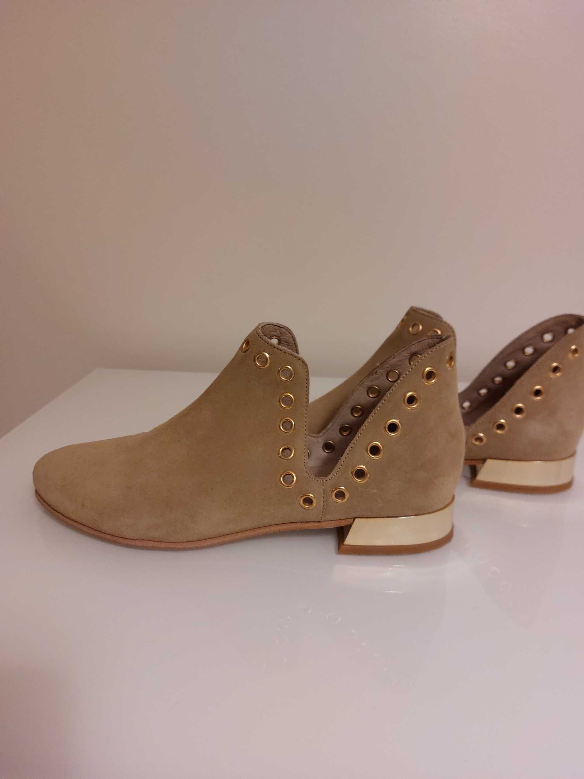 Botins Inove com tachas camel 37