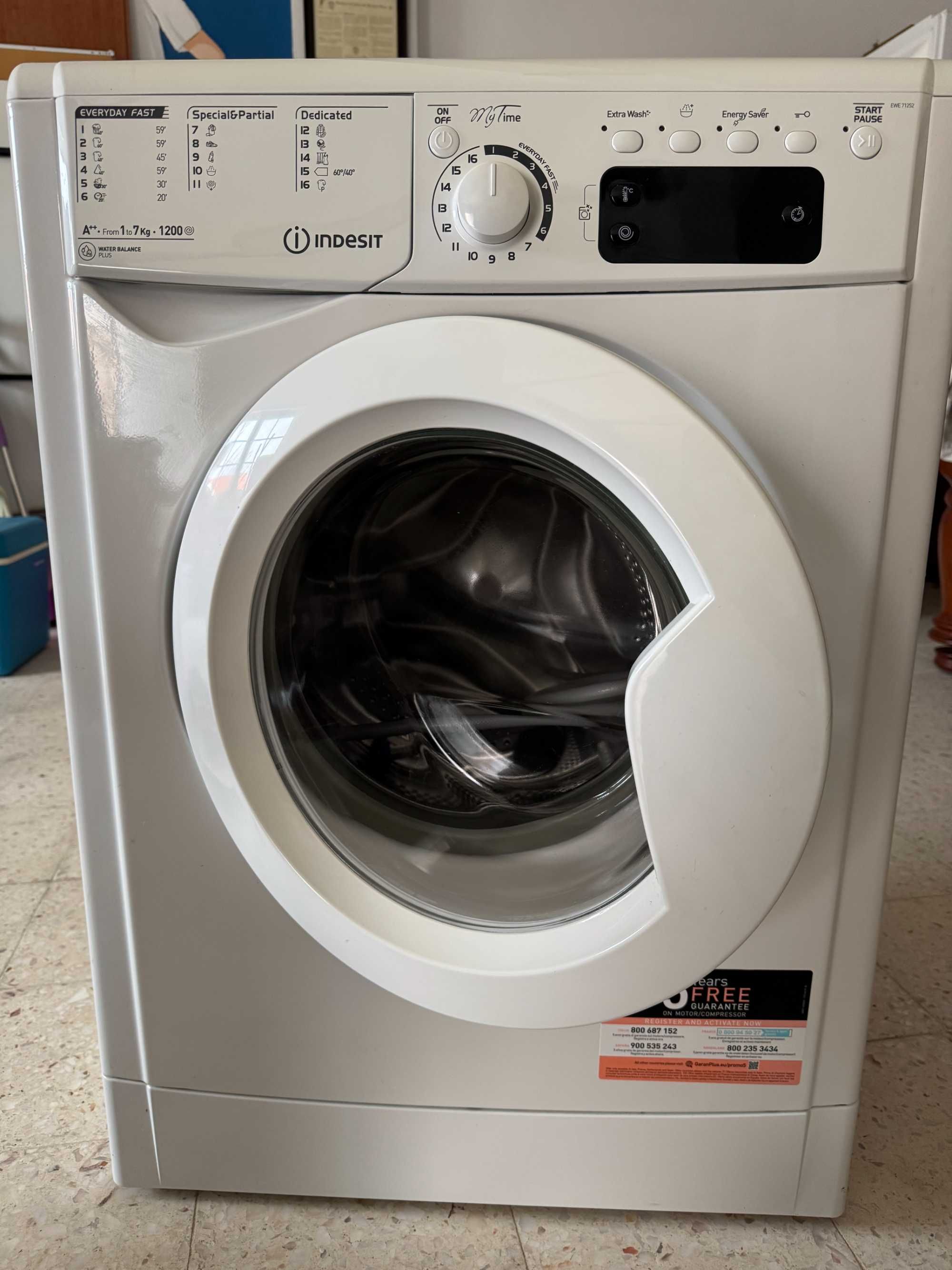 Máquina de roupa