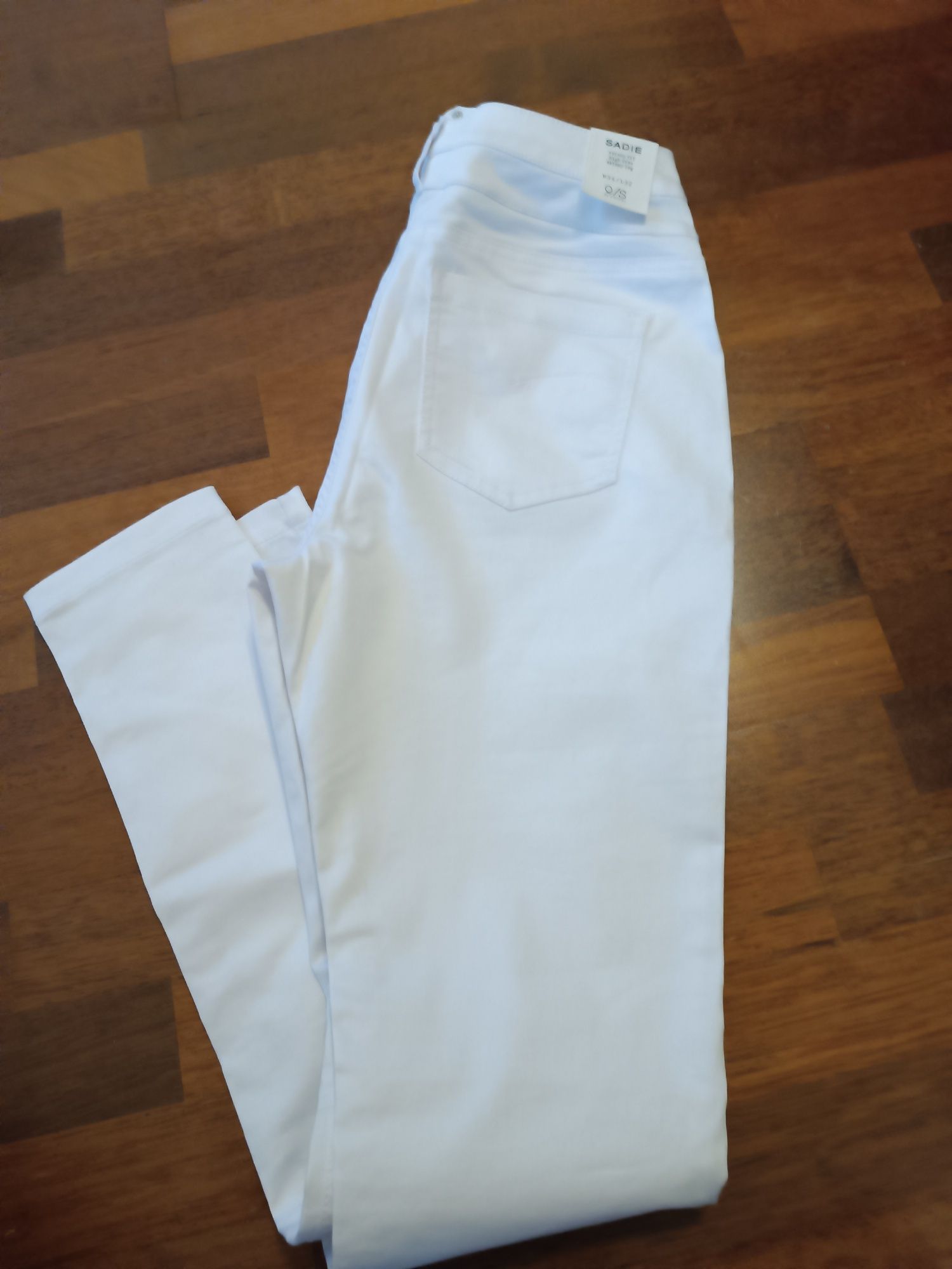 Spodnie rurki białe q/s st. Oliver 34/32 sadie