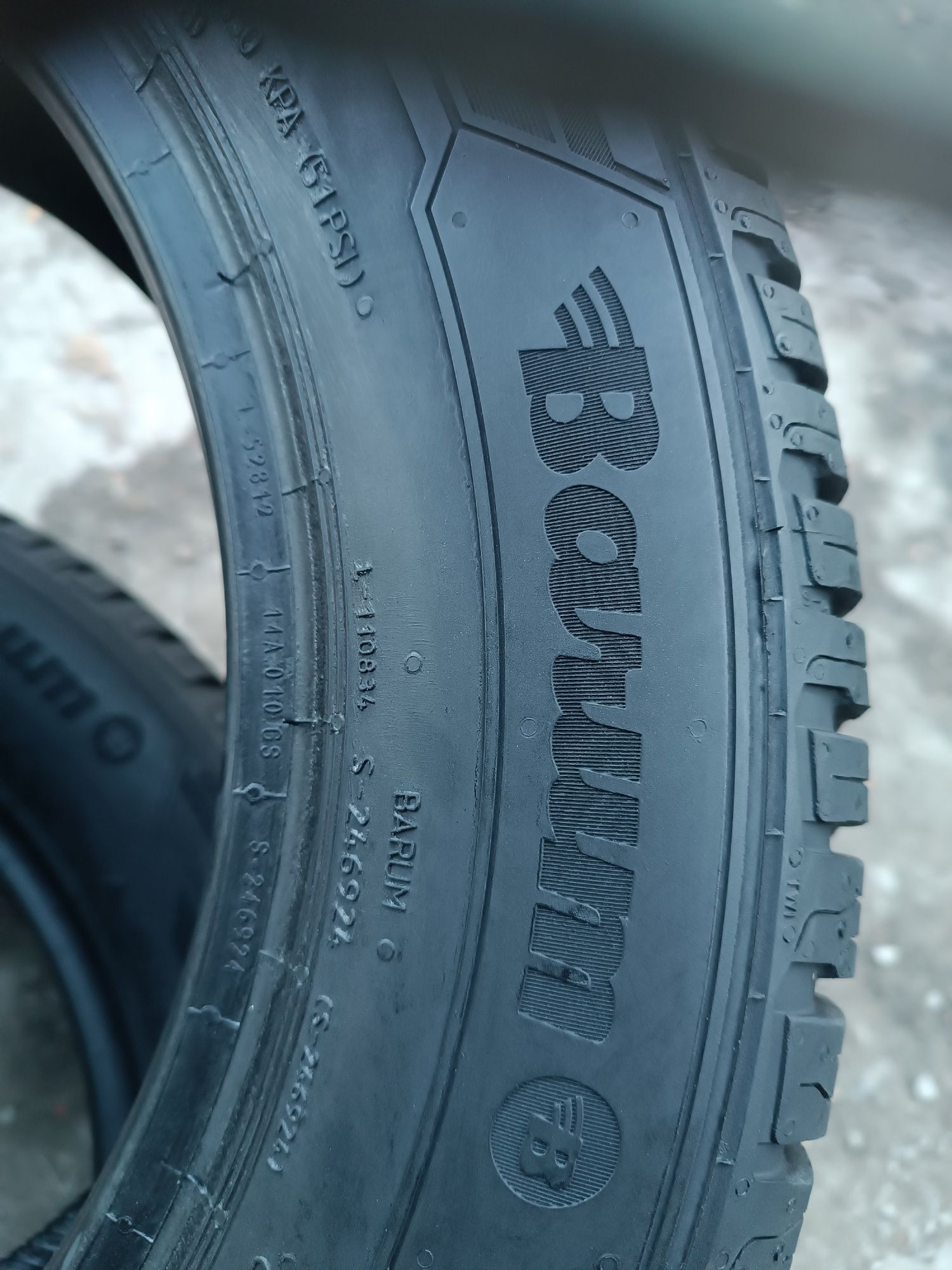 Sprzedam prawie nowe opony Barum 195/60 r15