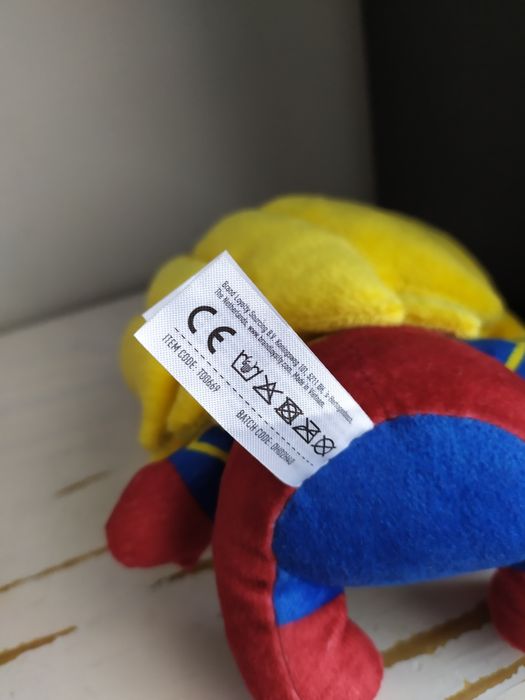 Kapitan Marvel maskotka pluszak przytulanka