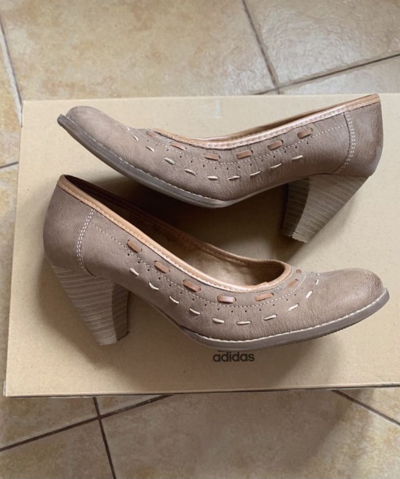 Buty czółenka Lasocki, skóra