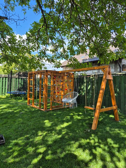Plac zabaw małpi gaj z huśtawkami - siłownia ogrodowa