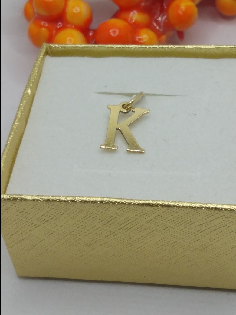 Złoty wisiorek literka K, złoto 585