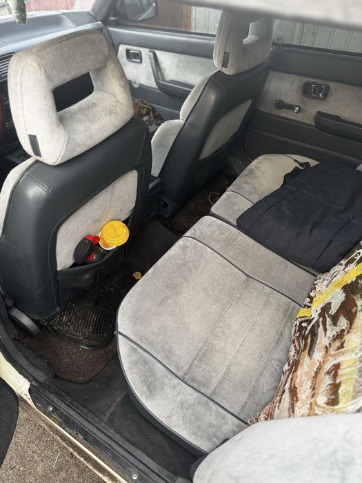 Mazda 626, 1,6 бензин карбюратор, хэтчбек, 1987 год