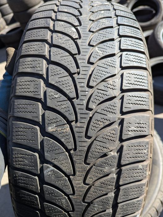235/60R18 Bridgestone Blizzak Lm80 Evo