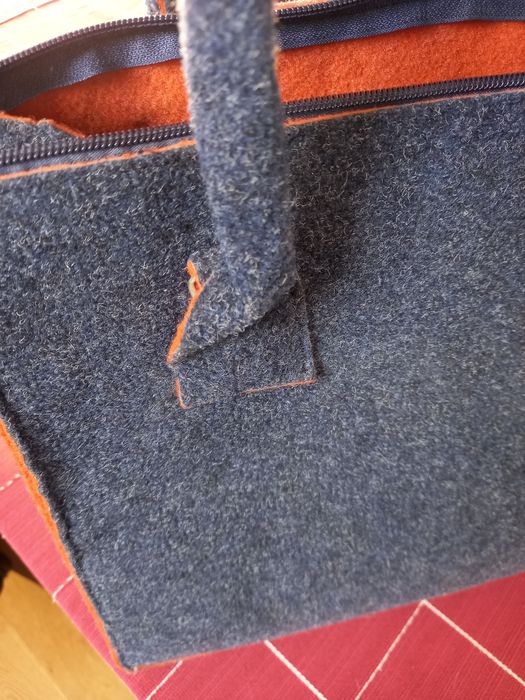 Torebka damska z rączkami