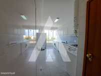 Apartamento T2 parcialmente remodelado no centro de Ílhavo