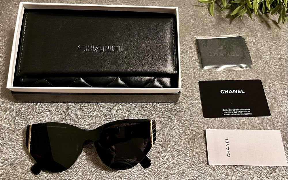 Rezerwacja Okulary przeciwsłoneczne Chanel